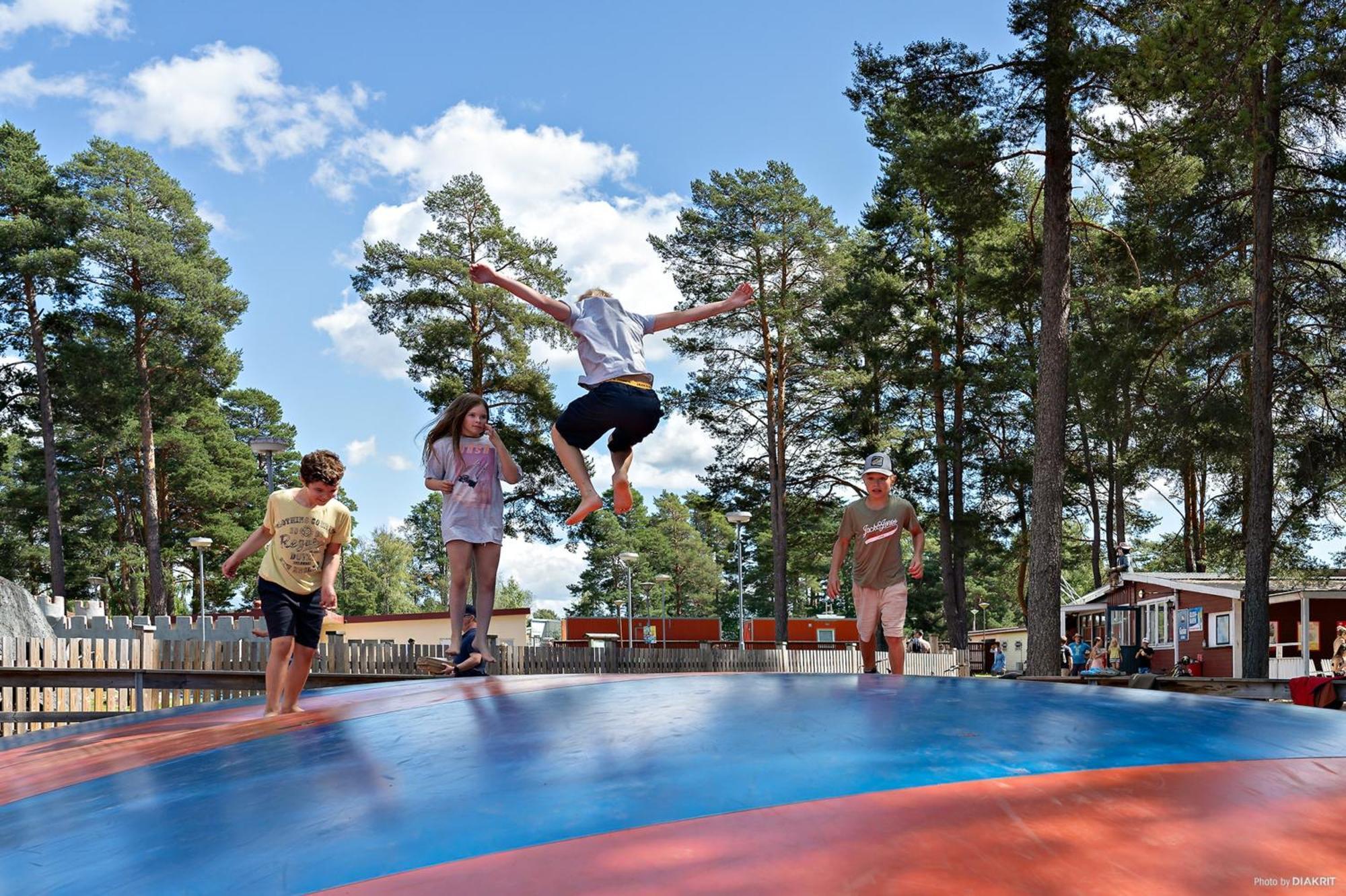 Гостевой дом First Camp Orsa - Dalarna Экстерьер фото